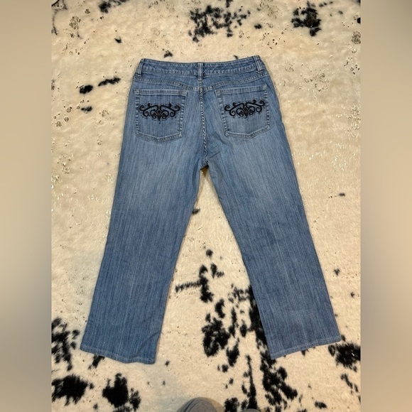 White House Black Market Women’s Vintage Low Rise Embroidered Denim Jean Size 10 - Picture 3 of 13